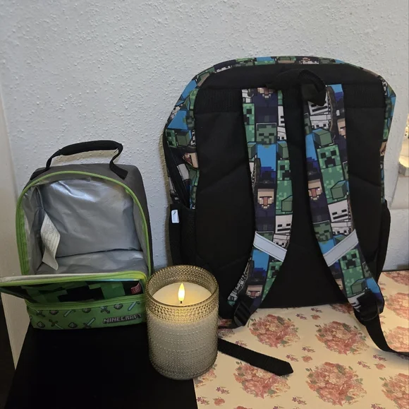 Minecraft Backpack and Lunchbox Set - Picture 3 of 9